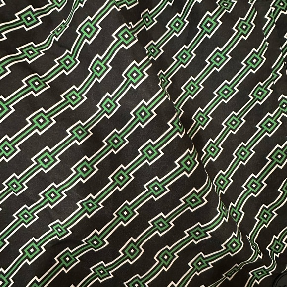 TOPMAN Geometric Pattern Swim Shorts - Picture 3 of 5